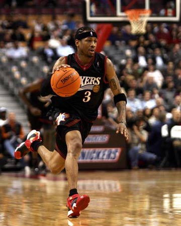 澳超半场：尤尔曼进球被吹，惠灵顿凤凰0-0麦克阿瑟FC（澳超半场：尤尔曼破门被判无效，惠灵顿凤凰与麦克阿瑟FC暂0-0）