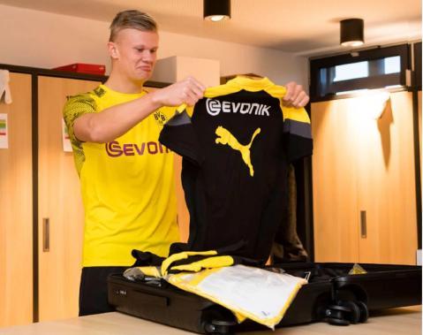 爆发！他连续得分无人能挡（火力全开！他连连得分无人可挡）