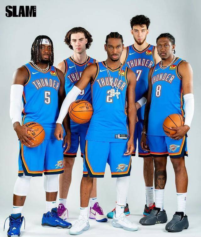 阿斯：皇马和A22起诉欧足联，要其赔偿45亿欧并批准欧超运营（阿斯报：皇马携A22起诉欧足联，索赔45亿欧并要求放行欧超）