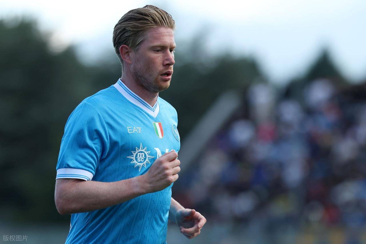 媒体人：郑智执教西海岸也不错，但不可避免地要跟邵佳一对比（媒体人：郑智执教西海岸值得期待，难免被拿来与邵佳一比较）