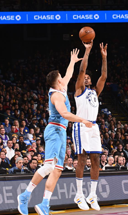 曼联重返英超前六（曼联跻身英超前六）