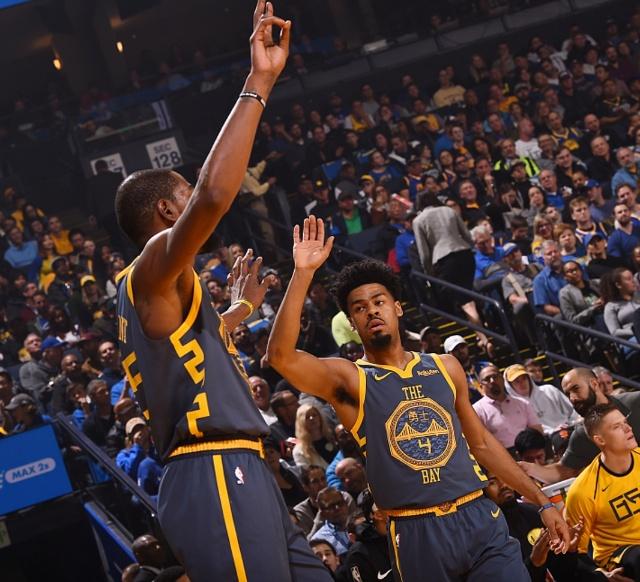 媒体人：许利民确定赵睿、周琦、雷蒙今晚比赛可以登场（记者：许利民确认赵睿、周琦、雷蒙今晚可出战）