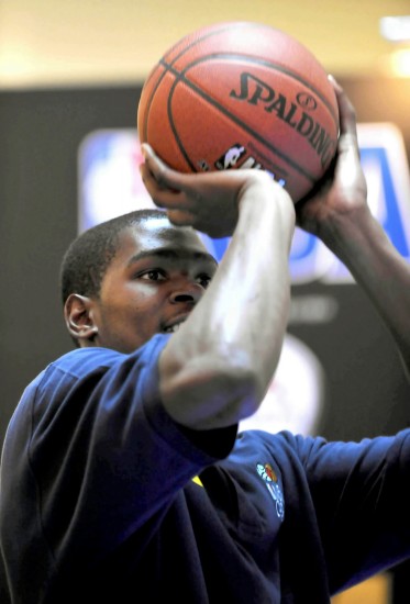 阿斯：托雷斯荣获阿斯报终身成就奖，将于12月1日领奖（托雷斯荣膺阿斯报终身成就奖，12月1日领取荣誉）