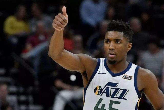 16胜2平，瓜迪奥拉执教生涯从未输给戴奇（瓜迪奥拉18次对阵戴奇取得16胜2平，保持不败）