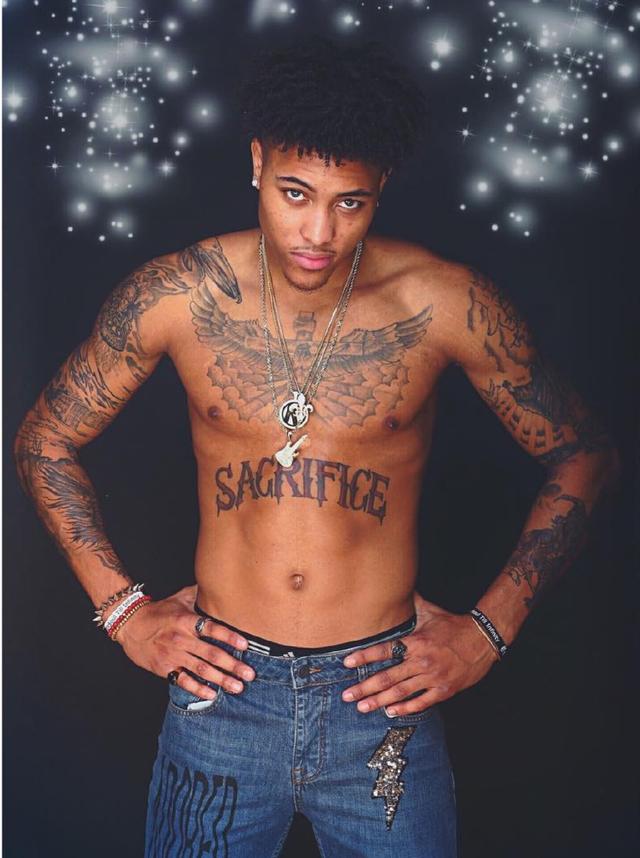 我晒干了沉默！河南后卫周缘德晒与网红田一名合影（打破沉默！河南后卫周缘德晒与网红田一名合影）