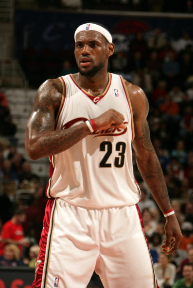 阿拉维斯对阵皇家马德里：西甲第16轮生死之战（阿拉维斯VS皇家马德里：西甲第16轮生死对决）