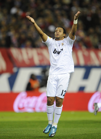 世欧预半场：恩博洛破门，尼格伦追平，瑞士暂1-1瑞典（世欧预半场战报：恩博洛先开纪录，尼格伦扳平，瑞士暂与瑞典1-1）