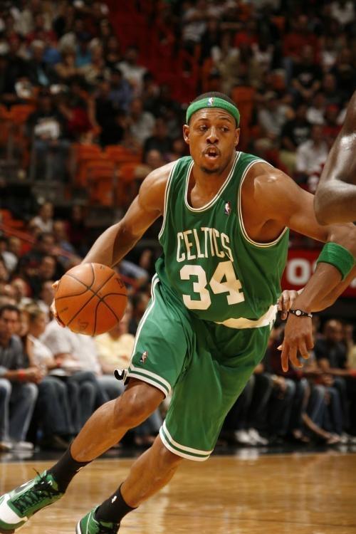 世界杯历史经典比赛回顾（历届世界杯经典对决回眸）