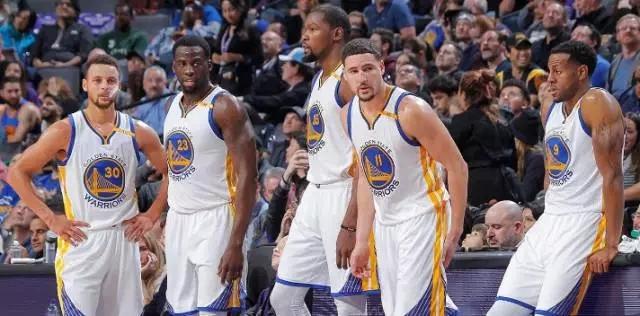 阿尔瓦雷斯：不认为自己有锦鲤特质，荣誉更多来自努力和坚持（阿尔瓦雷斯：自认并非锦鲤，荣誉源自努力与坚持）