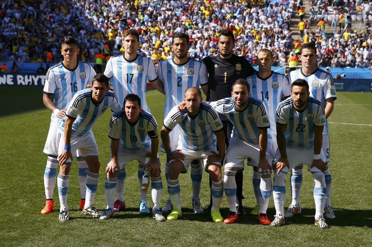 图片报：多特希望以顶薪续约施洛特贝克，但球员还在犹豫（图片报：多特欲以顶薪续约施洛特贝克，球员仍举棋不定）