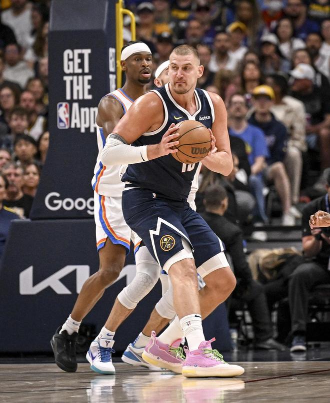 今天体能考验很大！杨瀚森次节被换下脸露疲倦（体能挑战严峻！杨瀚森次节被换下显露疲态）