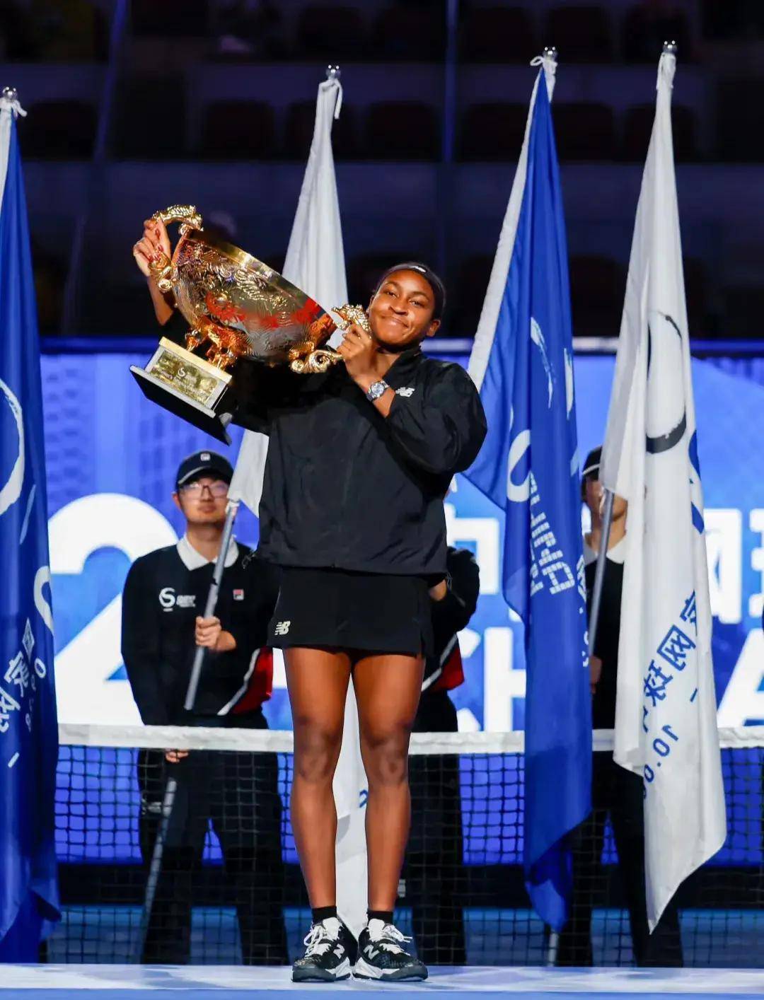 城市与球场 城市与球场